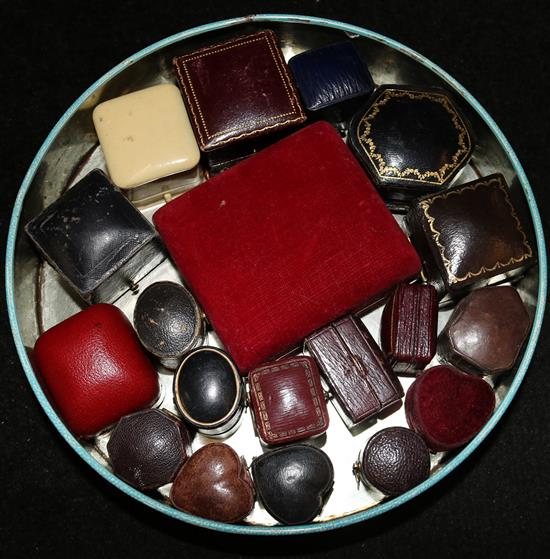 20 vintage ring boxes